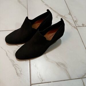 Black Ankle Boots with Pointed Toe and Low Wedge Heel